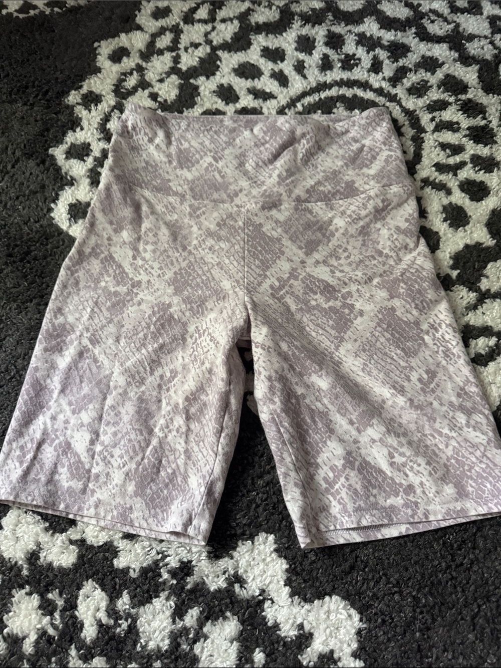 Victoria secret pink cotton Women’s bike Shorts in Snake Print m